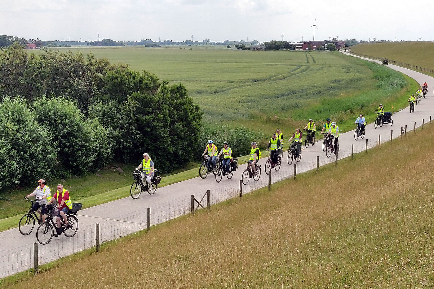 Tag des Fahrrads 2022 - Der Lindwurm am Deich